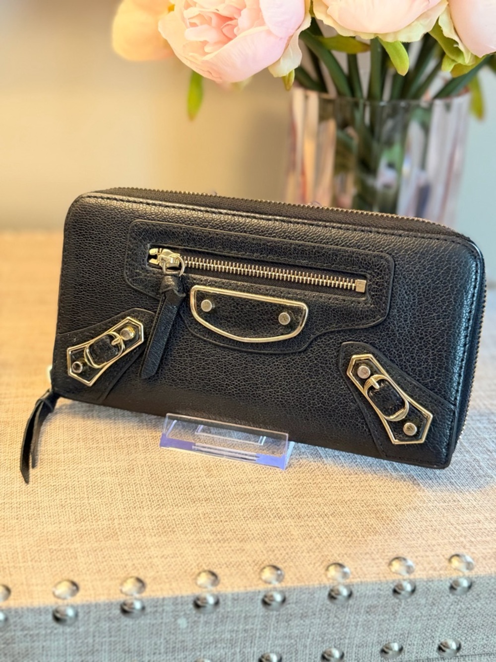 EUC Balenciaga Black Leather Zip Wallet with Gold Hardware - Picture 3 of 17